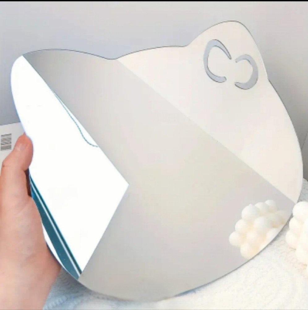 Hello Kitty Wall Mirror - Picture 7 of 7